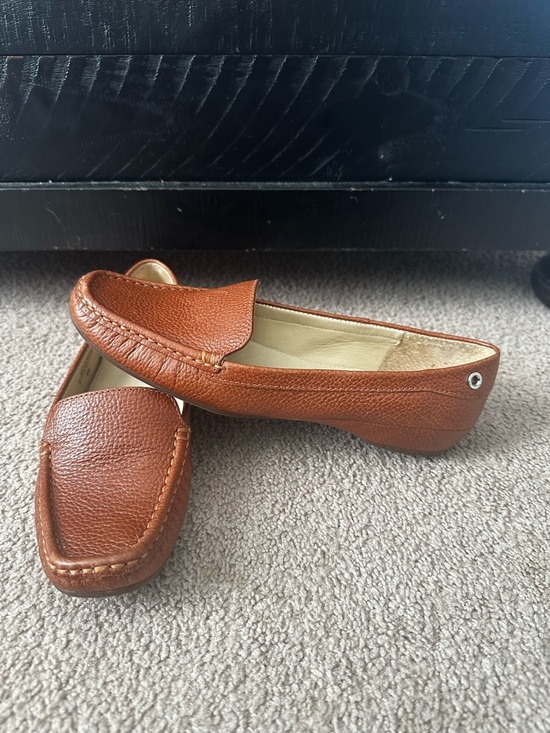Vigotti Shoes - Classic Brown Leather Driving Loafers
Hand made, real leather! Like new